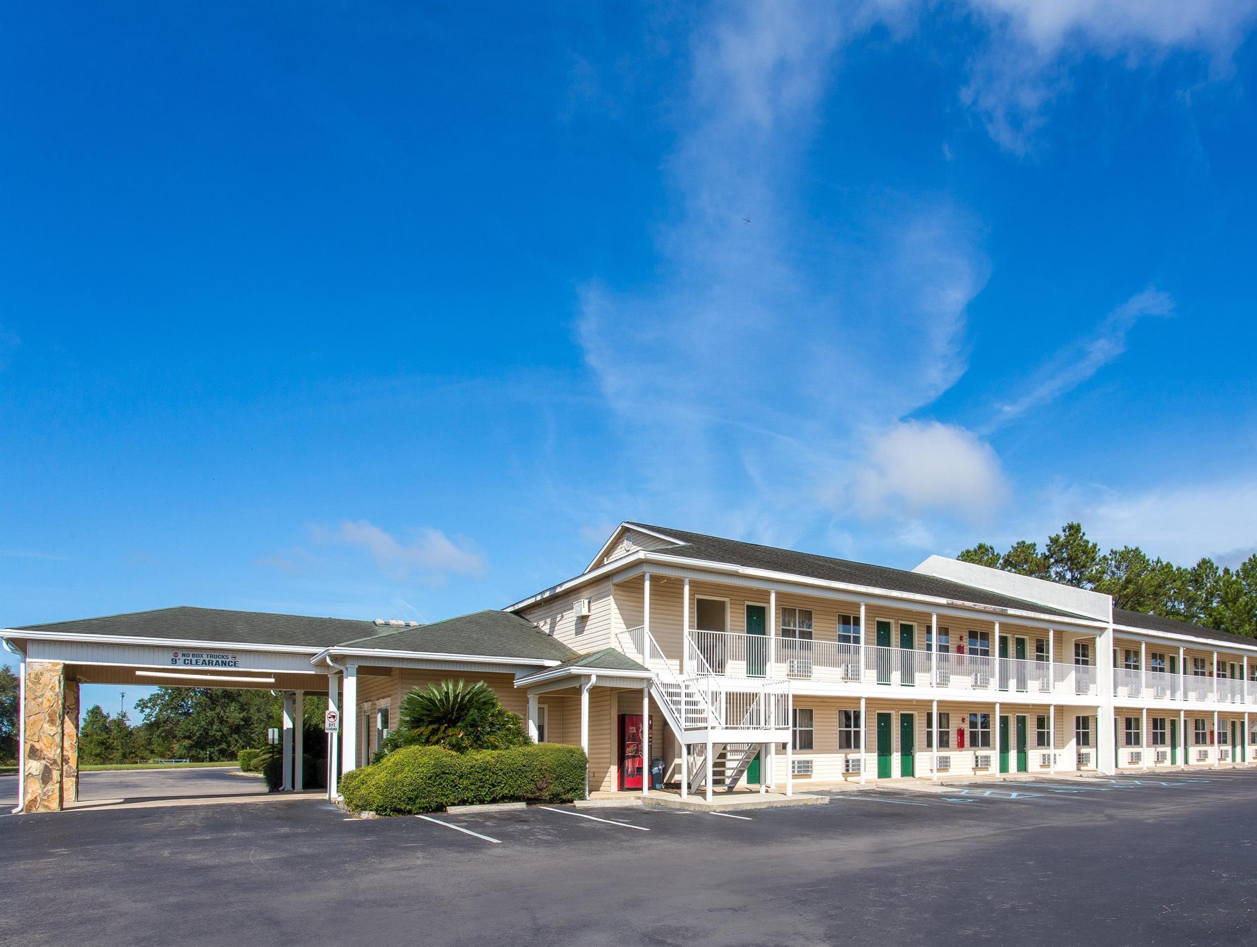 Super 8 By Wyndham Monticello Exterior foto