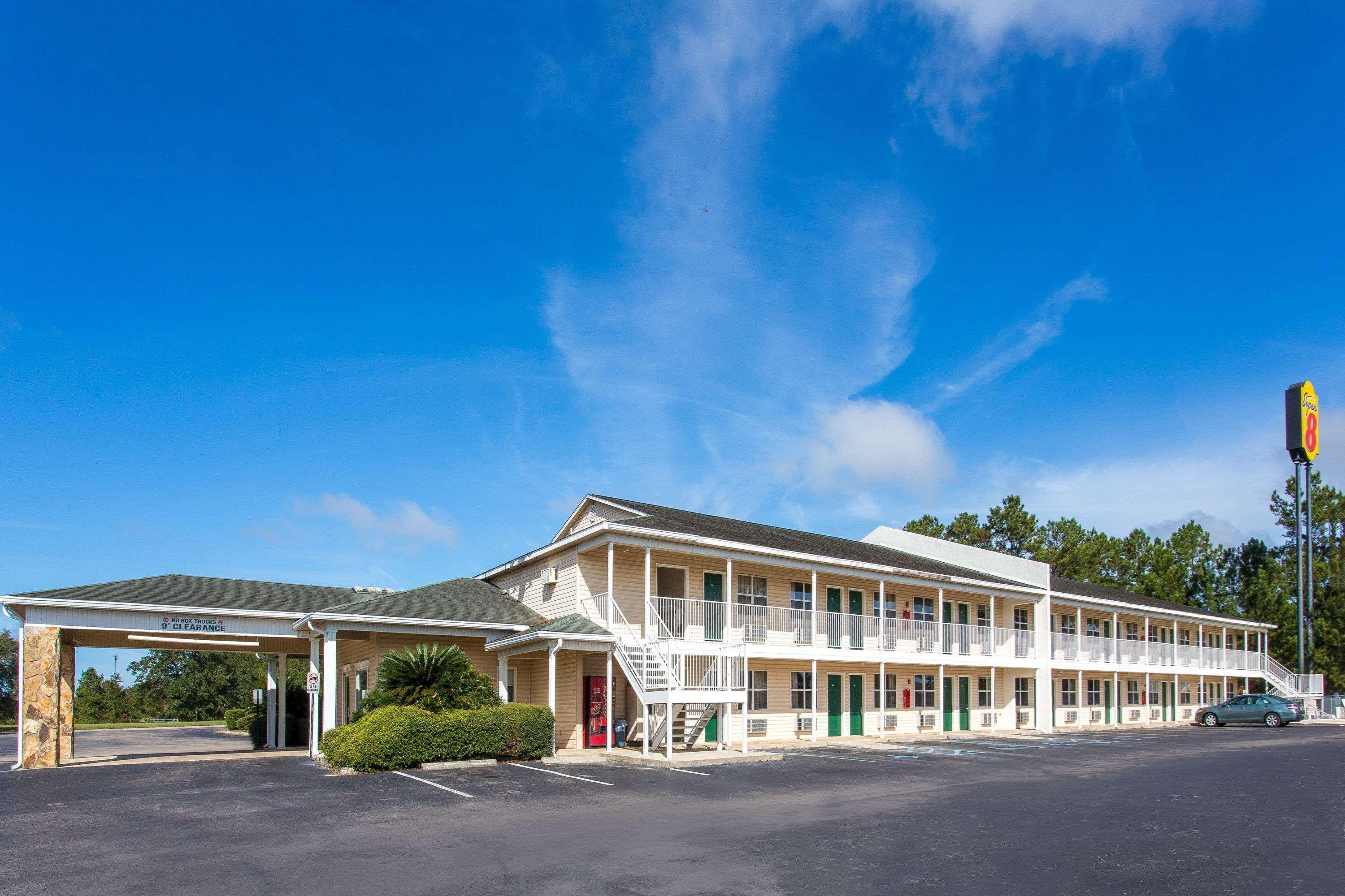 Super 8 By Wyndham Monticello Exterior foto